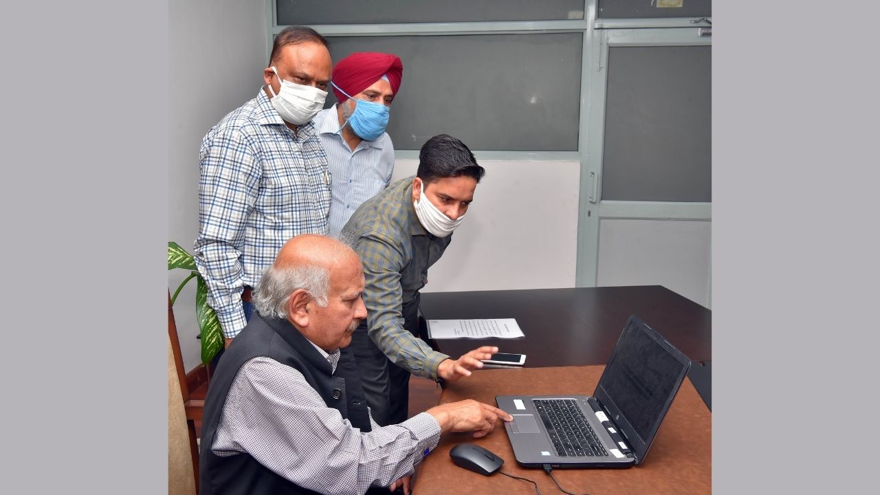 Minister Brahm Mohindra Punjab Shehri Awas Yojna