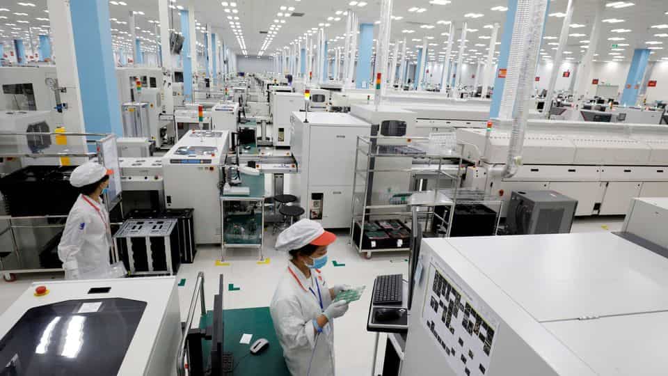 2020-08-03T134232Z_1705090325_RC296I9WM03F_RTRMADP_3_HEALTH-CORONAVIRUS-VIETNAM-VENTILATORS_1596551515773_1596551540874_1609858132500