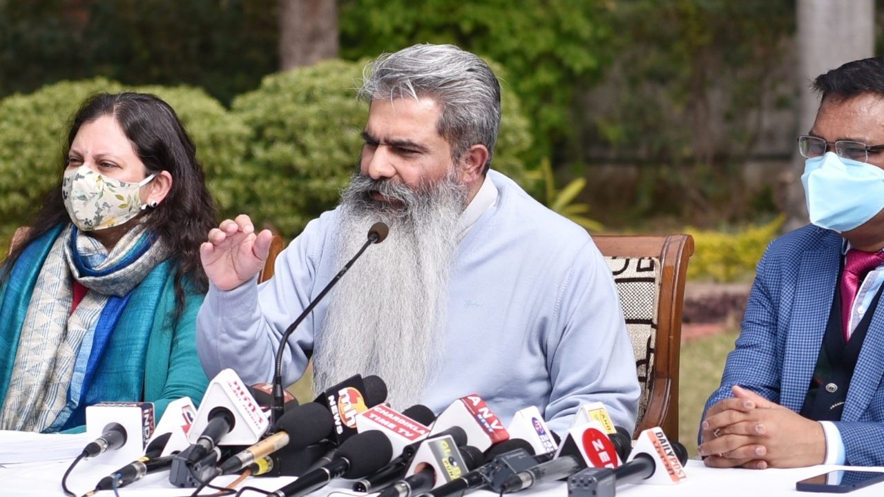 Bharat Bhushan Ashu (1) Punjab Food, Civil Supply and Consumer Affairs Minister Mr. Bharat Bhushan Ashu