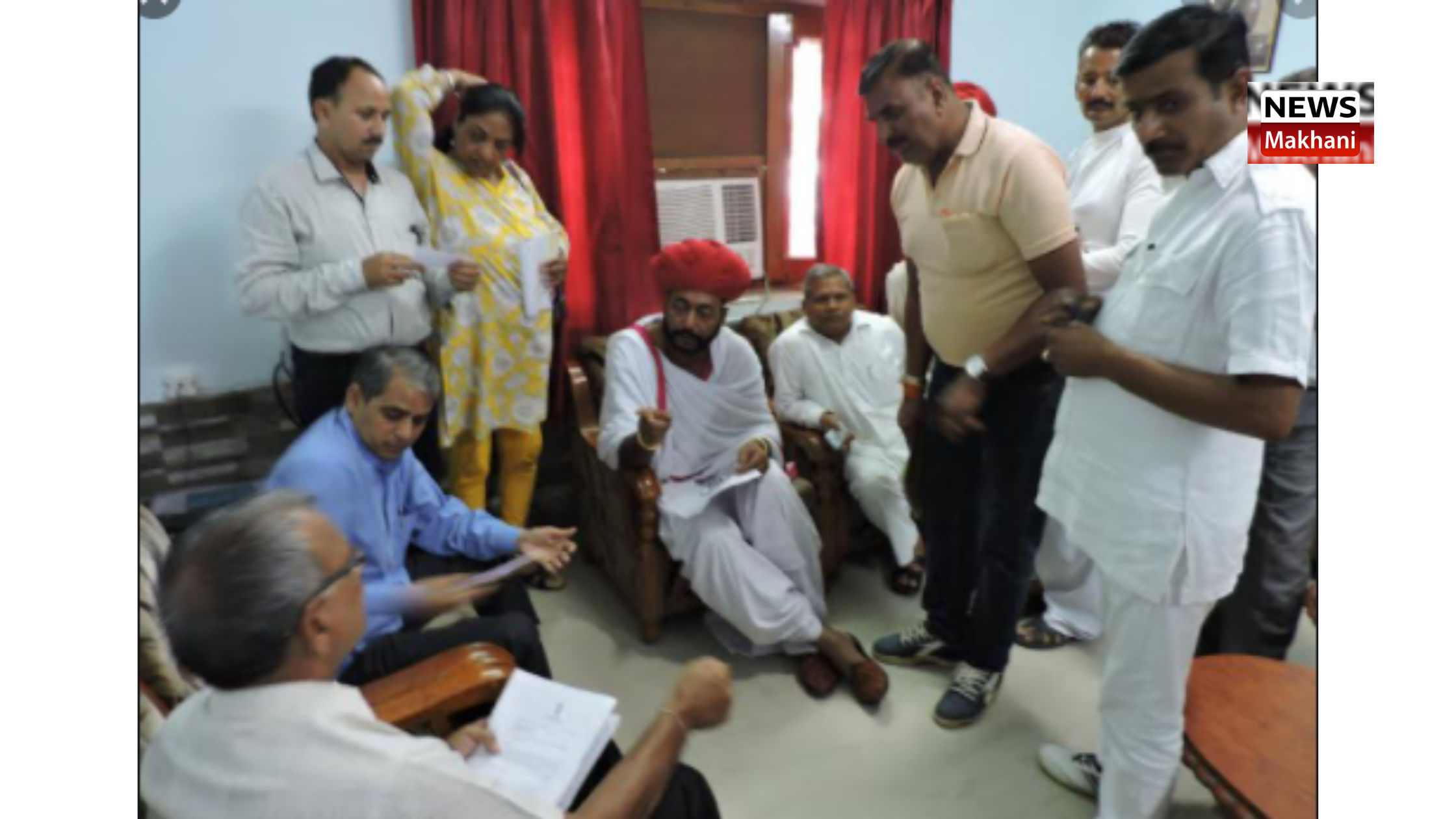 खान एवं गोपालन मंत्री ने जालोर में की जनसुनवाई अधिकारियों को दिये समस्या समाधान के निर्देश खान एवं गोपालन मंत्री ने जालोर में की जनसुनवाई अधिकारियों को दिये समस्या समाधान के निर्देश