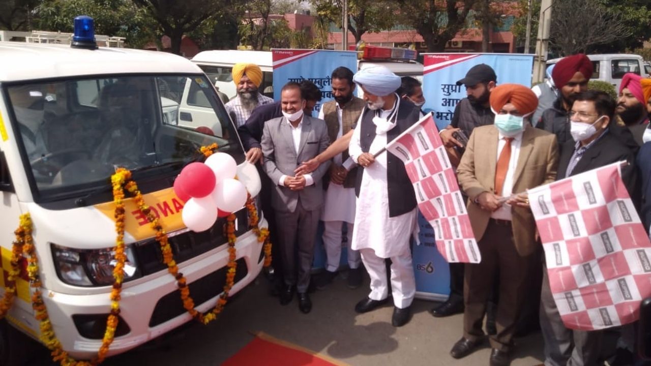 Health Minister Balbir singh Sidhu Balbir Singh Sidhu flags off 22 Ambulances to provide emergency services in congested areas