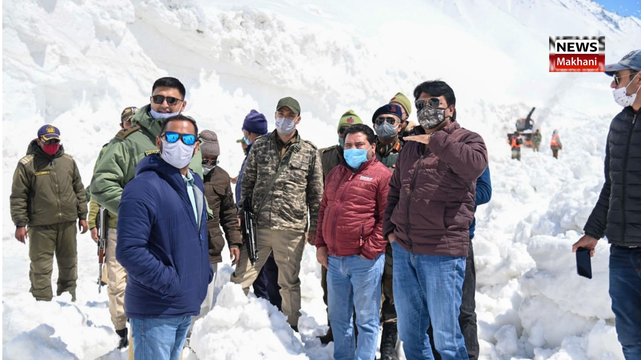 Feroz Khan takes stock of snow clearance works at Zojila Pass Feroz Khan takes stock of snow clearance works at Zojila Pass