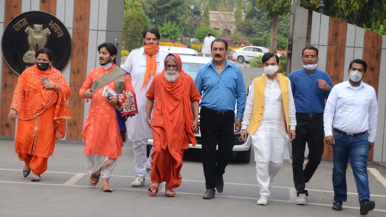 Punjab Gau sewak led by its Rashtriya Adhyaksh Gau Sewa Mission Swami Krishnanand ji Maharaj Punjab Gau sewak led by its Rashtriya Adhyaksh Gau Sewa Mission Swami Krishnanand ji Maharaj, coming out of Governor House after submitting memorandum demanding CBI inquiry order for mutilated parts of cows' bodies found in Bhikhi canal.