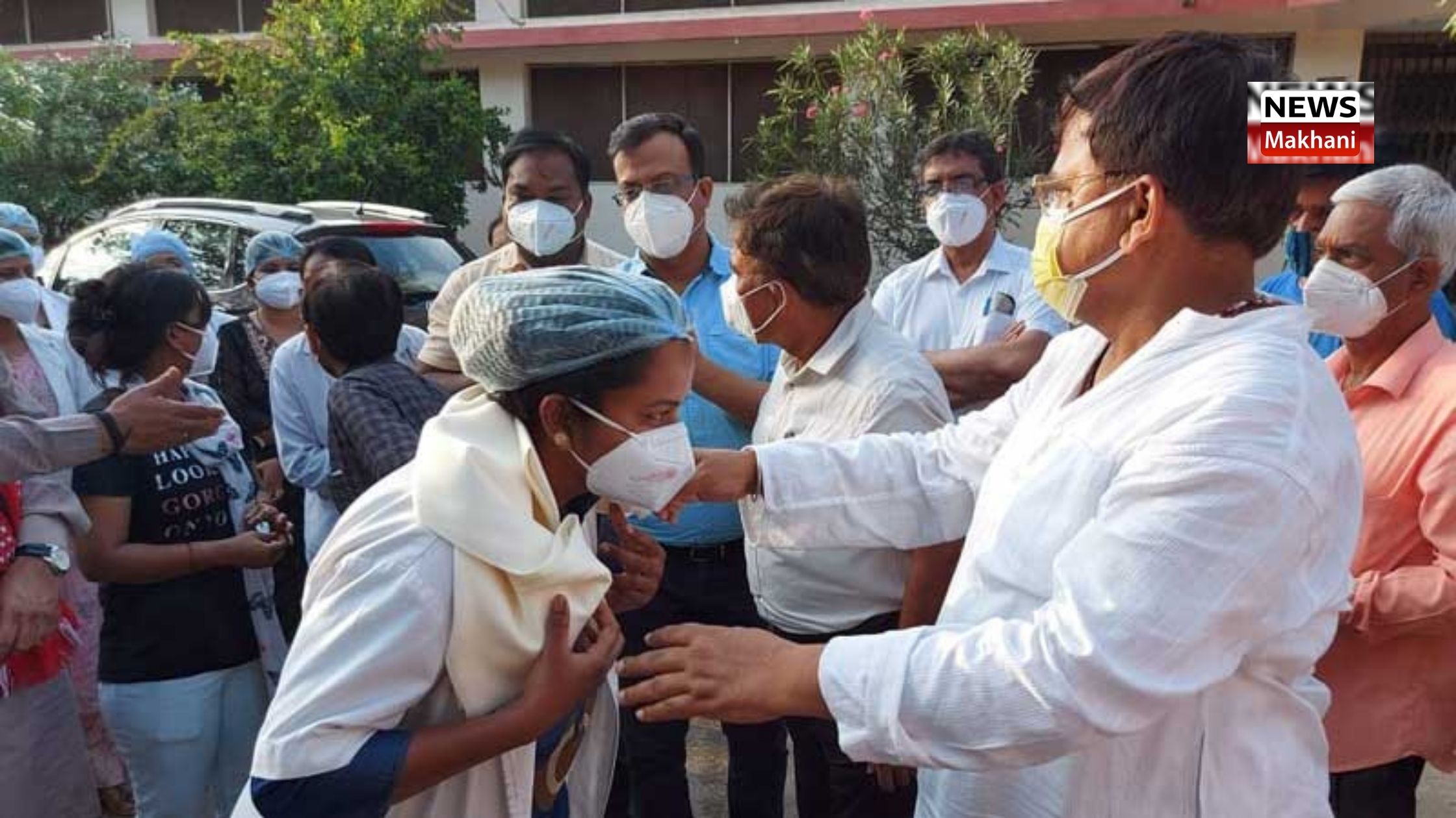 ऊर्जा मंत्री तोमर एवं सांसद शेजवलकर ने किया नर्सों का सम्मान ऊर्जा मंत्री तोमर एवं सांसद शेजवलकर ने किया नर्सों का सम्मान