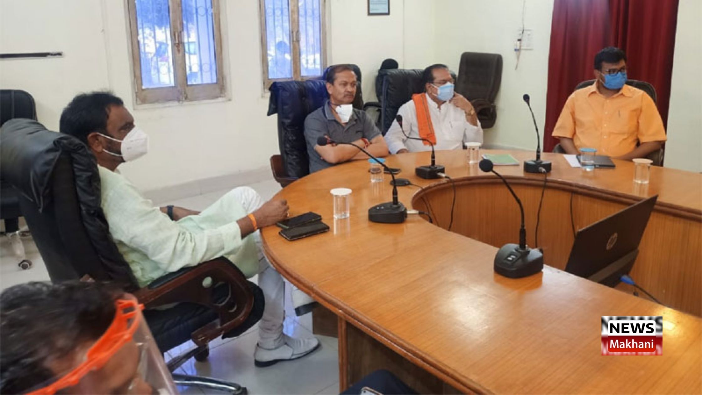 मंत्री सखलेचा ने नीमच जिले में कोविड नियंत्रण की समीक्षा मंत्री सखलेचा ने नीमच जिले में कोविड नियंत्रण की समीक्षा