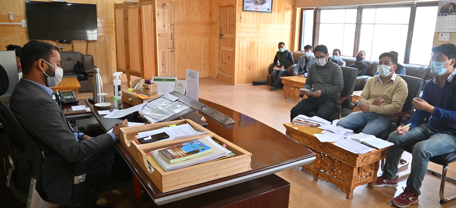 DC Santosh Sukhadeve reviews status of implementation of JJM in Kargil (1)