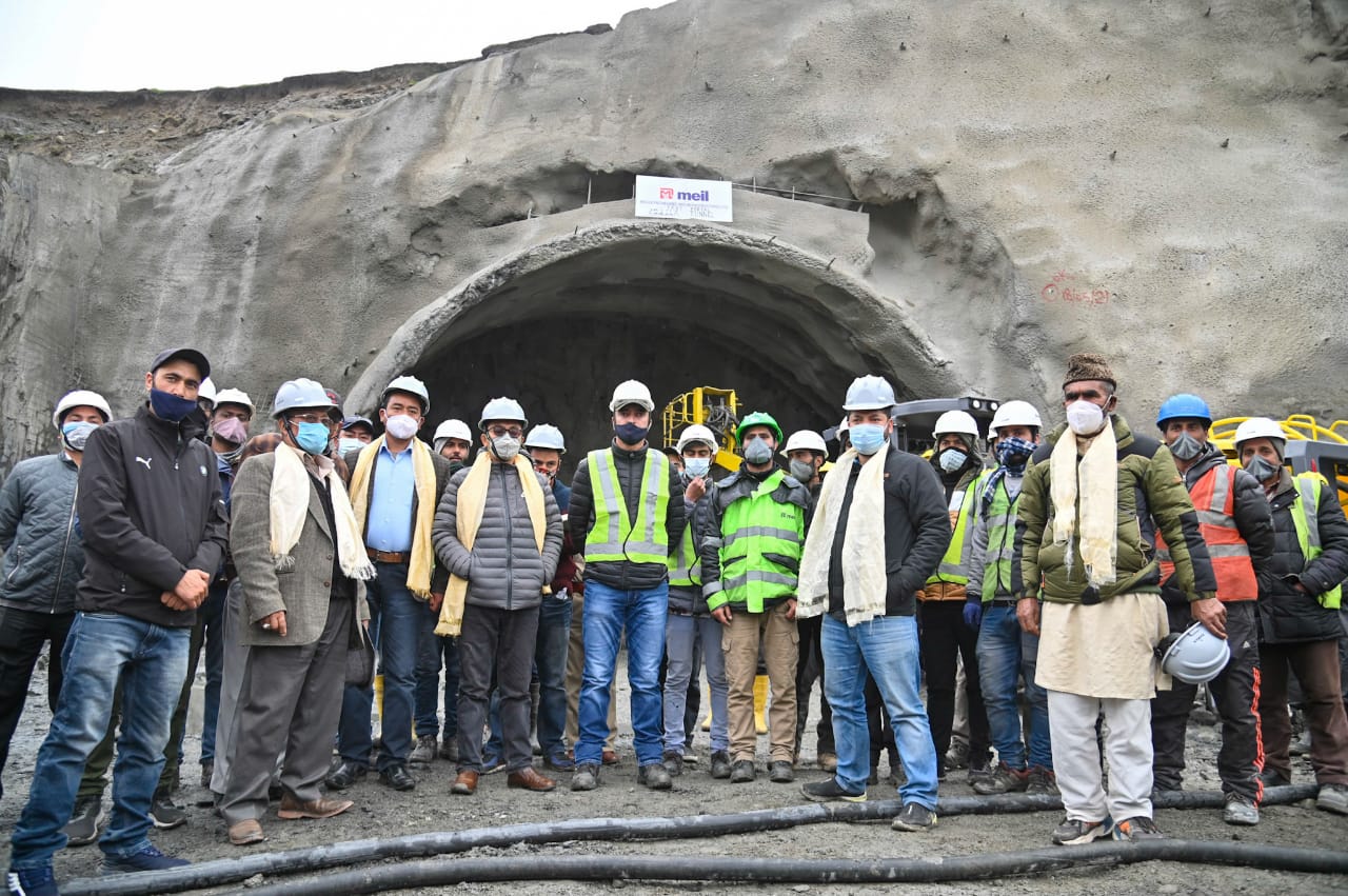 MP Ladakh takes stock of pace of progress on construction works of Zojila Tunnel (2)
