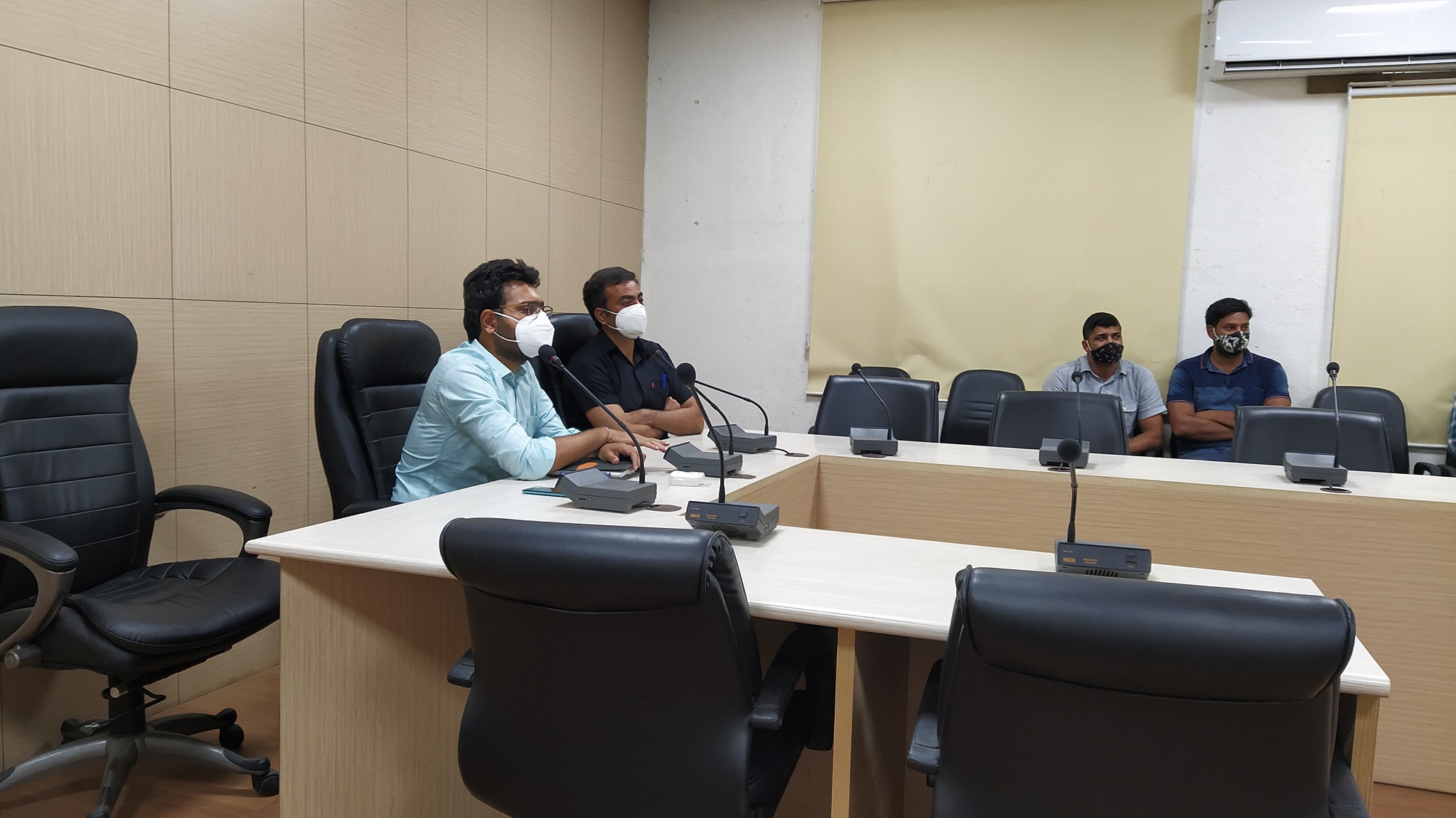 कंप्यूटर का बटन दबाकर किया स्थानांतरण 64 कर्मचारियों को मिली नई सीटें