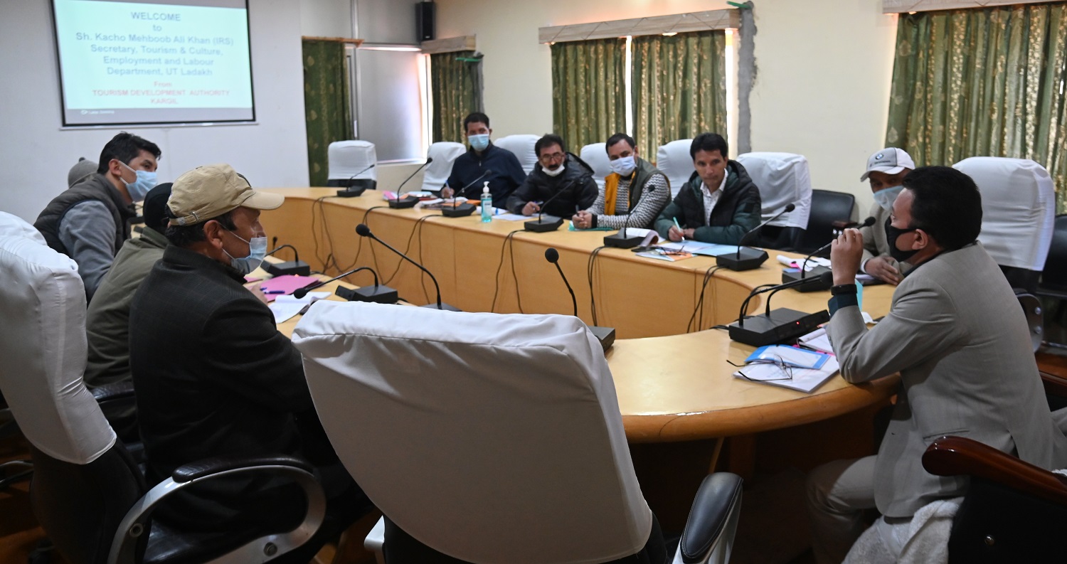 Secretary Mehboob Ali Khan reviews functioning of Tourism, LAACL, Libraries in Kargil (4)