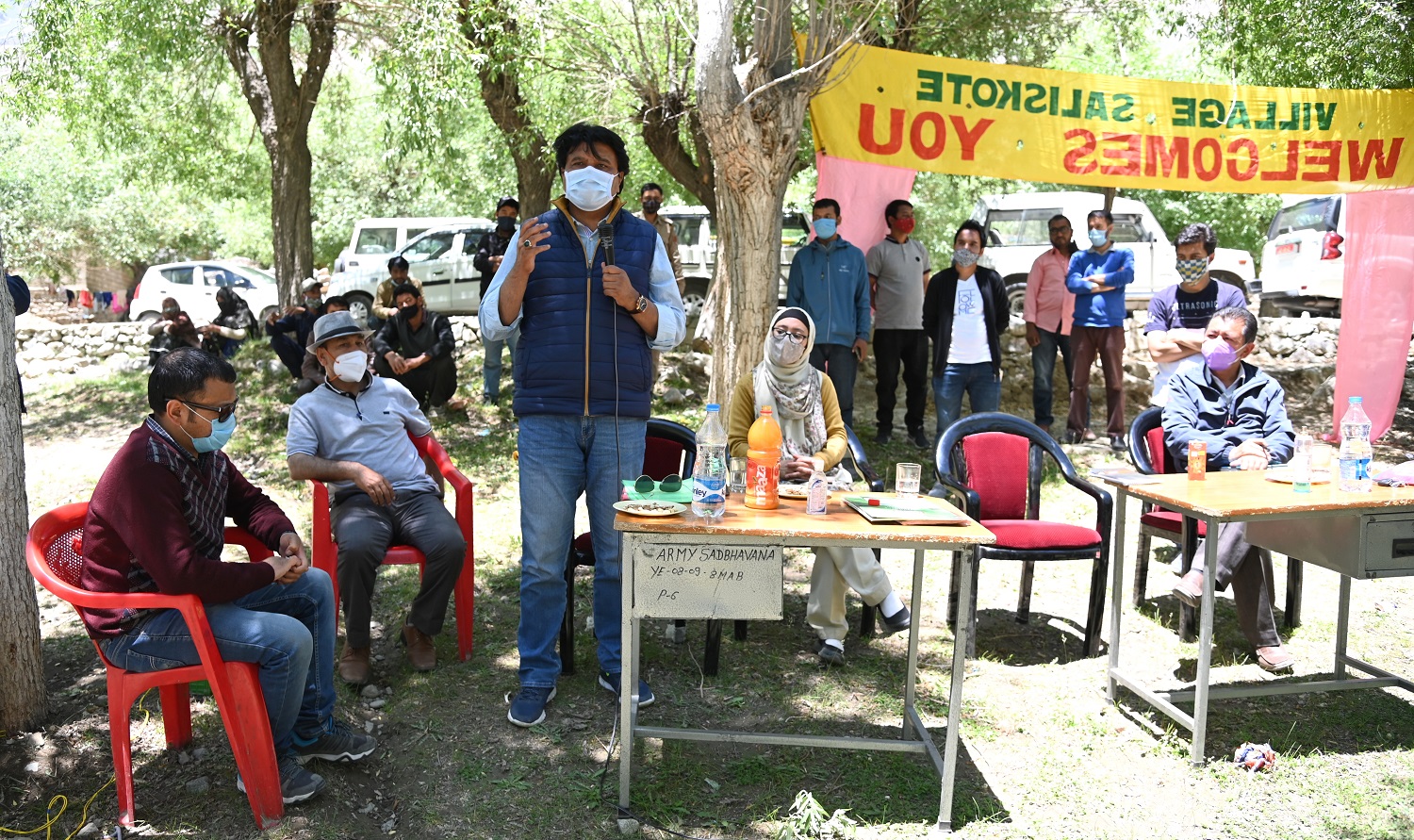 CEC Feroz Khan visits community classes in Sankoo Education Zone (4)