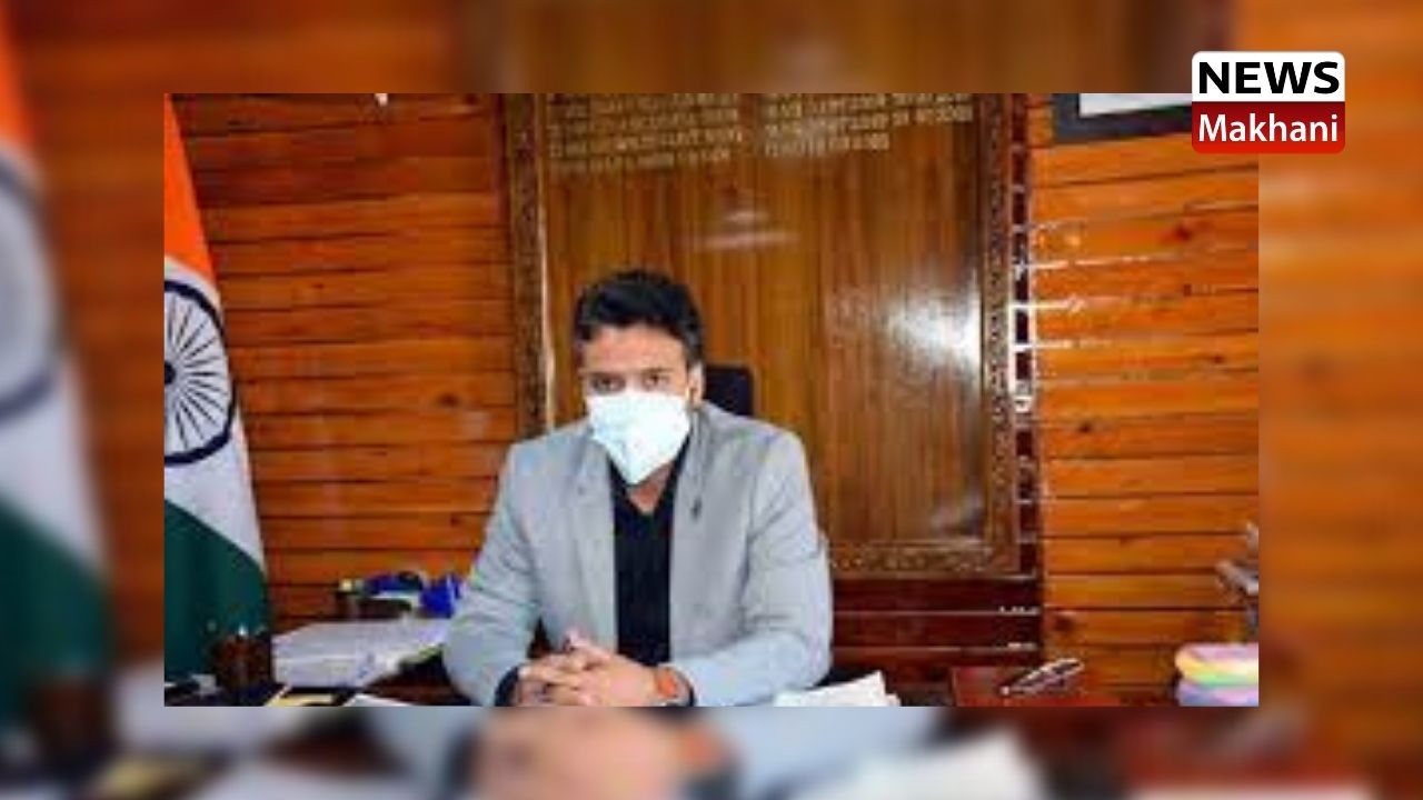 DC Dr. Bilal Mohi-Ud-Din Bhat 11