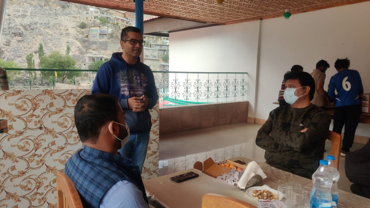 CEC Feroz Khan flags off 1st ever international export of Ladakhi apricots to Dubai (1)