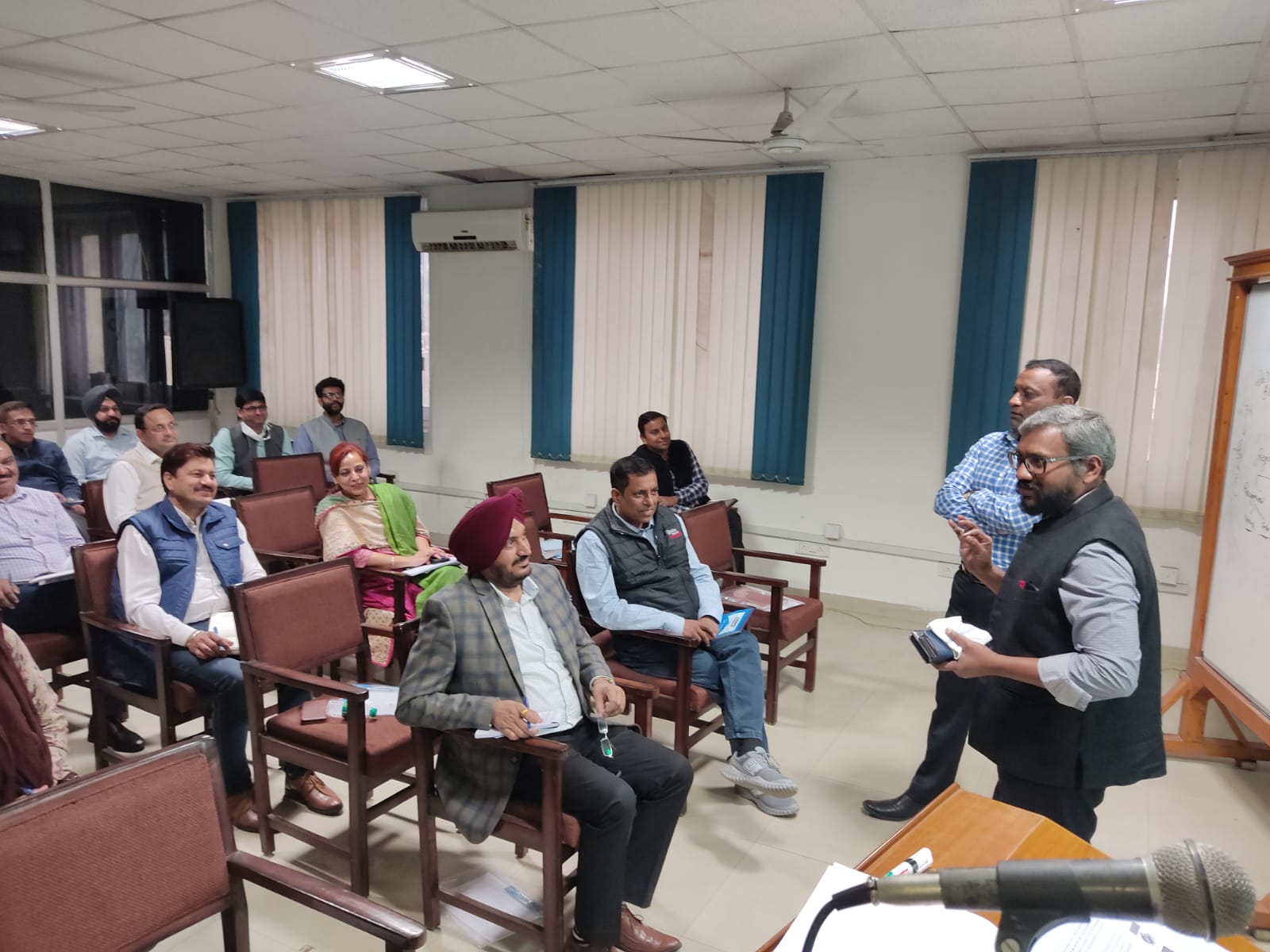 ਮੁੱਖ ਚੋਣ ਅਧਿਕਾਰੀ ਐਸ ਕਰੁਣਾ ਰਾਜੂ ਮੁੱਖ ਚੋਣ ਅਧਿਕਾਰੀ ਐਸ ਕਰੁਣਾ ਰਾਜੂ