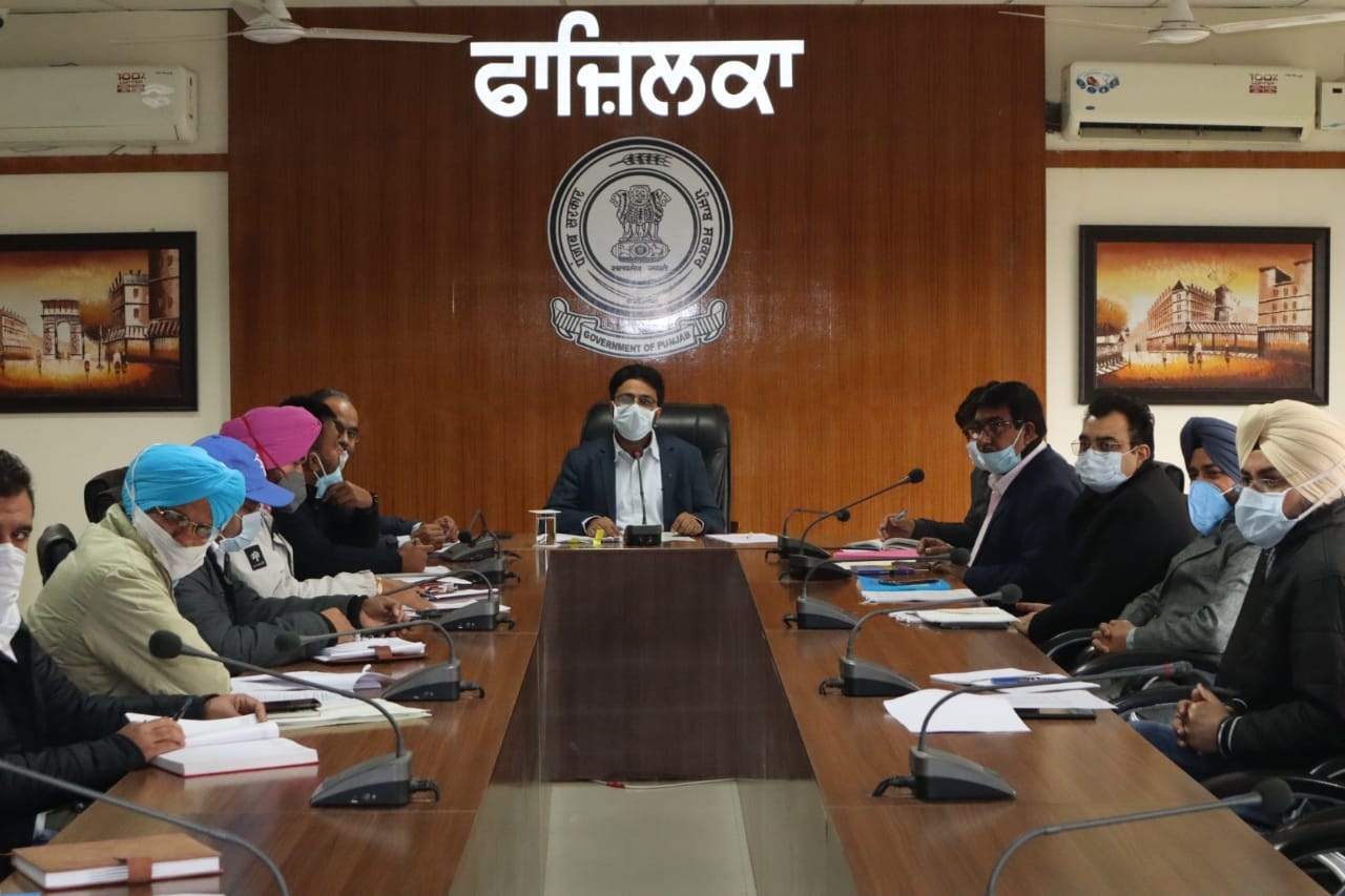 ਬਜੁਰਗ, ਦਿਵਿਆਂਗ ਅਤੇ ਕੋਵਿਡ ਪ੍ਰਭਾਵਿਤ ਵੋਟਰ ਡਾਕ ਮਤ ਪੱਤਰ ਰਾਹੀਂ ਕਰ ਸਕਣਗੇ ਮਤਦਾਨ, ਜਾਣੋ ਕਿਵੇਂ ਬਜੁਰਗ, ਦਿਵਿਆਂਗ ਅਤੇ ਕੋਵਿਡ ਪ੍ਰਭਾਵਿਤ ਵੋਟਰ ਡਾਕ ਮਤ ਪੱਤਰ ਰਾਹੀਂ ਕਰ ਸਕਣਗੇ ਮਤਦਾਨ, ਜਾਣੋ ਕਿਵੇਂ