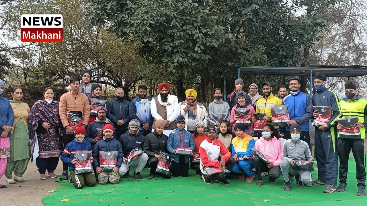 ਸਤਵਿੰਦਰ ਚੈੜੀਆਂ ਨੇ ਕੈਕਿੰਗ ਕੈਨੋਇੰਗ ਦੇ ਖਿਡਾਰੀਆਂ ਨੂੰ ਕਿੱਟਾਂ ਵੰਡੀਆਂ ਸਤਵਿੰਦਰ ਚੈੜੀਆਂ ਨੇ ਕੈਕਿੰਗ ਕੈਨੋਇੰਗ ਦੇ ਖਿਡਾਰੀਆਂ ਨੂੰ ਕਿੱਟਾਂ ਵੰਡੀਆਂ