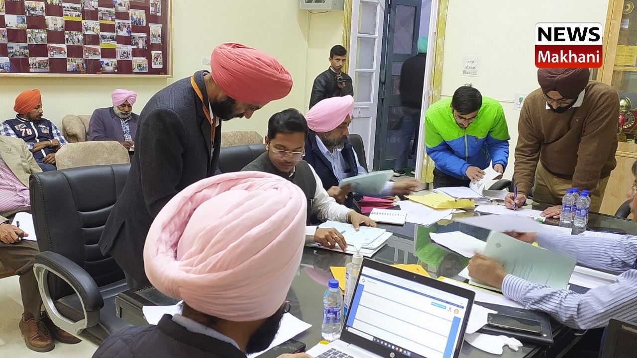 ਜਰਨਲ ਆਬਜ਼ਰਵਰ ਨੇ ਆਰ.ਓਜ਼. ਦੇ ਵੋਟਰ ਰਜਿਸਟਰ ਤੇ ਹੋਰ ਦਸਤਾਵੇਜਾਂ ਦੀ ਪੜਤਾਲ ਕੀਤੀ ਜਰਨਲ ਆਬਜ਼ਰਵਰ ਨੇ ਆਰ.ਓਜ਼. ਦੇ ਵੋਟਰ ਰਜਿਸਟਰ ਤੇ ਹੋਰ ਦਸਤਾਵੇਜਾਂ ਦੀ ਪੜਤਾਲ ਕੀਤੀ