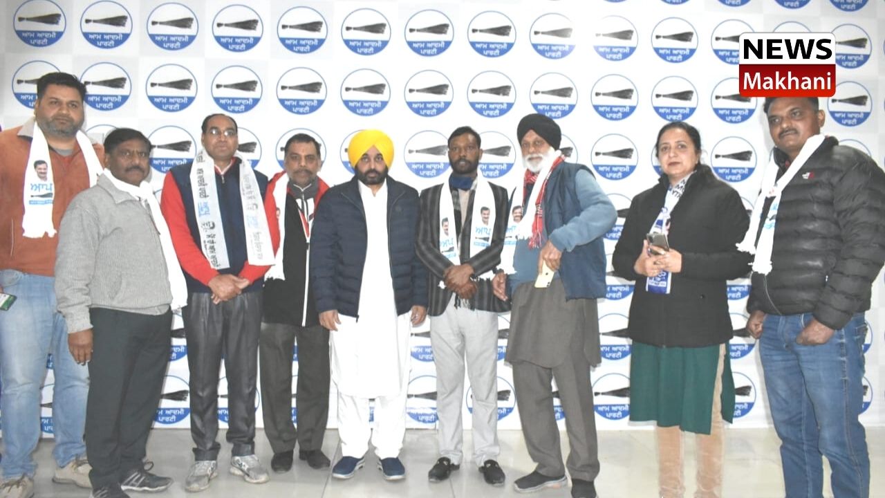 ਕਾਂਗਰਸ ਦੇ ਦਿੱਗਜ ਆਗੂ ਐਚ.ਐਸ. ਹੰਸਪਾਲ ਅਤੇ ਅਕਾਲੀ ਆਗੂ ਬੱਬੀ ਬਾਦਲ ਸਮੇਤ ਮੁਲਾਜ਼ਮ ਆਗੂ ਸਹਿਗਲ ਹੋਏ 'ਆਪ' ਵਿੱਚ ਸ਼ਾਮਲ ਕਾਂਗਰਸ ਦੇ ਦਿੱਗਜ ਆਗੂ ਐਚ.ਐਸ. ਹੰਸਪਾਲ ਅਤੇ ਅਕਾਲੀ ਆਗੂ ਬੱਬੀ ਬਾਦਲ ਸਮੇਤ ਮੁਲਾਜ਼ਮ ਆਗੂ ਸਹਿਗਲ ਹੋਏ 'ਆਪ' ਵਿੱਚ ਸ਼ਾਮਲ