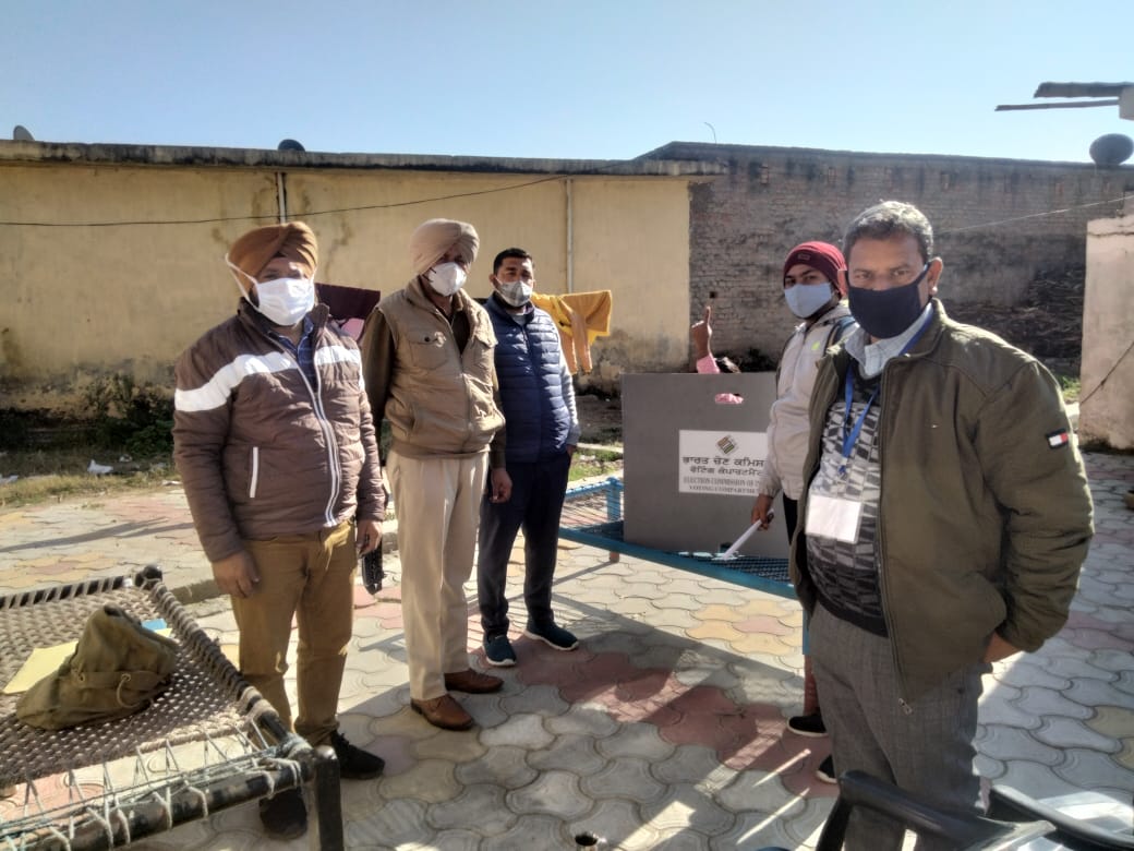 ਸੋਨਾਲੀ ਗਿਰਿ ਸੋਨਾਲੀ ਗਿਰਿ