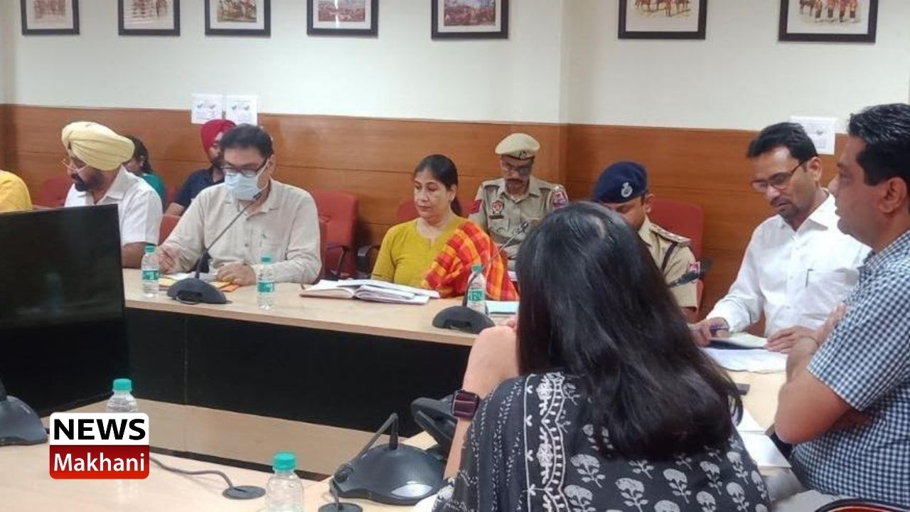 Deputy Commissioner Amit Talwar (1) ਡਿਪਟੀ ਕਮਿਸ਼ਨਰ ਵੱਲੋਂ ਮੱਛਰਾਂ ਦੇ ਖ਼ਤਰੇ ਨੂੰ ਰੋਕਣ ਲਈ ਸਵੇਰੇ ਅਤੇ ਸ਼ਾਮ ਵੇਲੇ ਸਰਗਰਮੀ ਨਾਲ ਫੌਗਿੰਗ ਮੁਹਿੰਮ ਚਲਾਉਣ ਦੇ ਆਦੇਸ਼