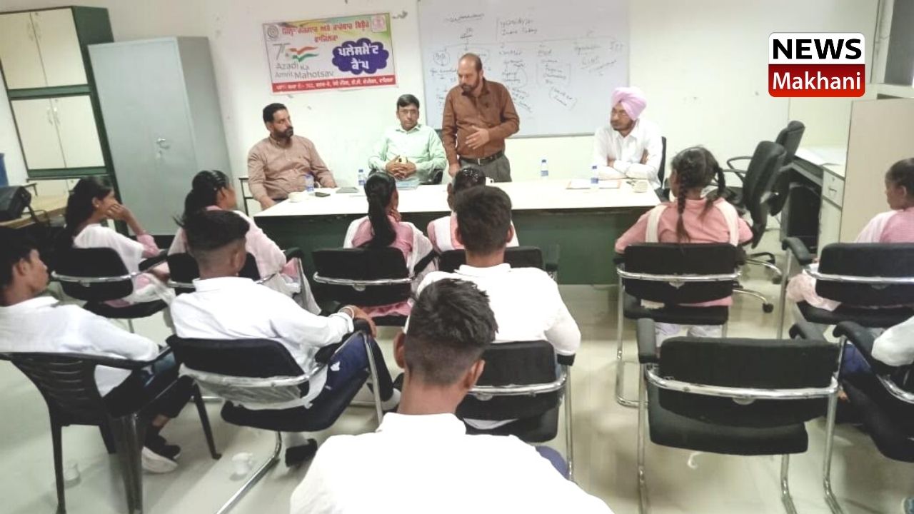 ਸਰਕਾਰੀ ਹਾਈ ਸਕੂਲ ਇਸਲਾਮਵਾਲਾ ਦੇ ਵਿਦਿਆਰਥੀਆਂ ਨੂੰ ਉਚੇਰੀ ਸਿੱਖਿਆ ਬਾਰੇ ਕੀਤਾ ਜਾਗਰੂਕ ਸਰਕਾਰੀ ਹਾਈ ਸਕੂਲ ਇਸਲਾਮਵਾਲਾ ਦੇ ਵਿਦਿਆਰਥੀਆਂ ਨੂੰ ਉਚੇਰੀ ਸਿੱਖਿਆ ਬਾਰੇ ਕੀਤਾ ਜਾਗਰੂਕ