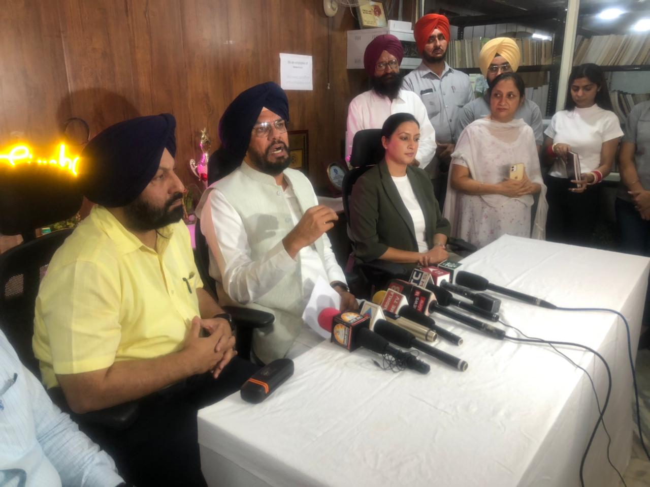 ਪੰਜਾਬ ਦੇ ਦਿਹਾਤੀ ਖੇਤਰ ਵਿਚ ਬਣਾਏ ਜਾਣਗੇ ਆਈ:ਟੀ ਸਕਿੱਲ ਸੈਂਟਰ-ਧਾਲੀਵਾਲ ਪੰਜਾਬ ਦੇ ਦਿਹਾਤੀ ਖੇਤਰ ਵਿਚ ਬਣਾਏ ਜਾਣਗੇ ਆਈ:ਟੀ ਸਕਿੱਲ ਸੈਂਟਰ-ਧਾਲੀਵਾਲ