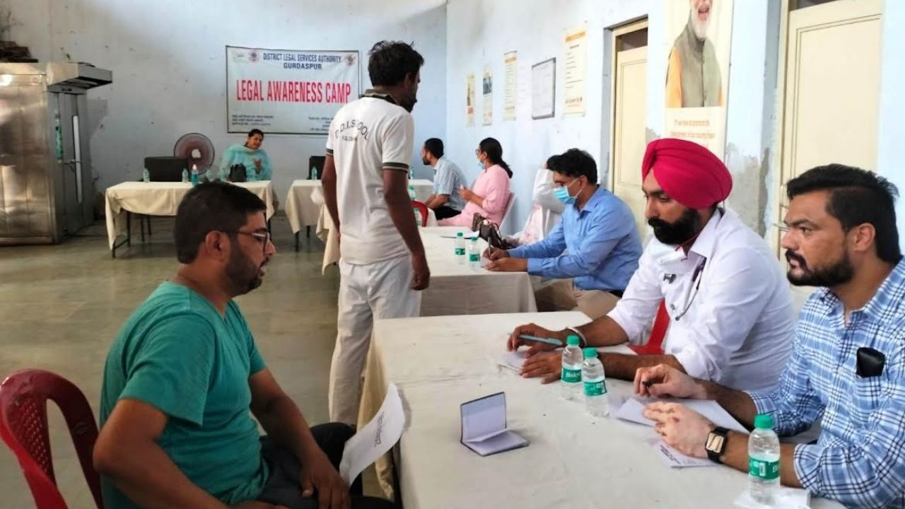 ਕੇਂਦਰੀ ਜੇਲ ਗੁਰਦਾਸਪੁਰ ਵਿੱਚ ਮੈਡੀਕਲ ਕੈਂਪ ਲੱਗਾ ਕੇਂਦਰੀ ਜੇਲ ਗੁਰਦਾਸਪੁਰ ਵਿੱਚ ਮੈਡੀਕਲ ਕੈਂਪ ਲੱਗਾ