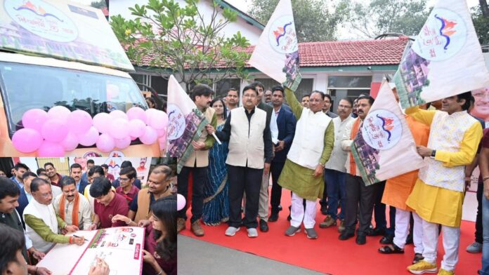 Chief Minister Shri Vishnu Deo Sai flags off 'Ram Rath'
