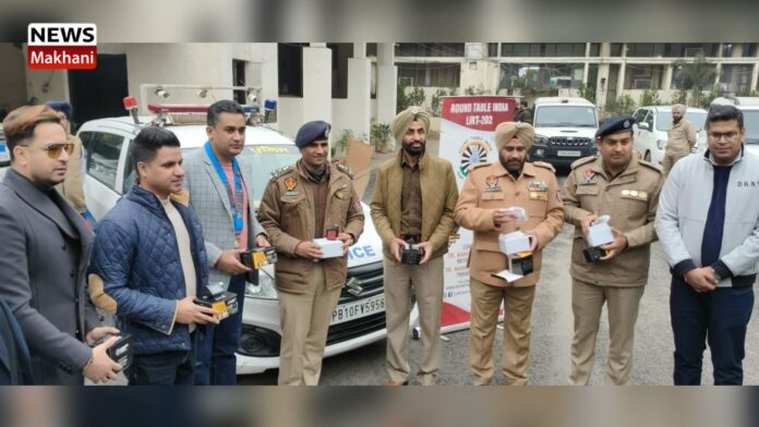 PCR VAN WITH CEMERA PCR VAN WITH CEMERA