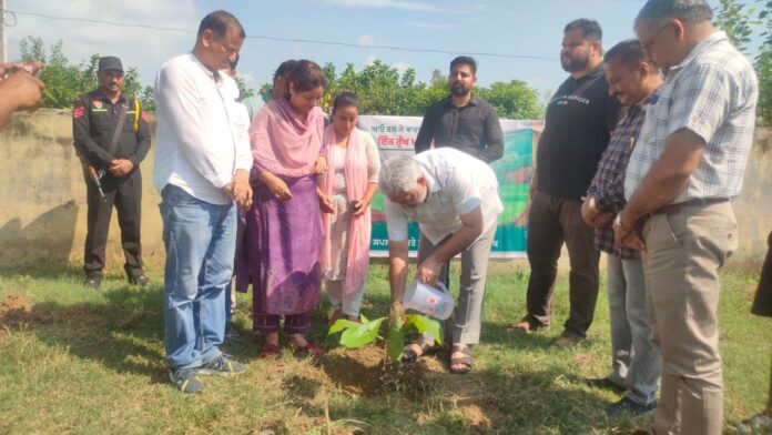 Lal Chand Kataruchak(4) Lal Chand Kataruchak(4)