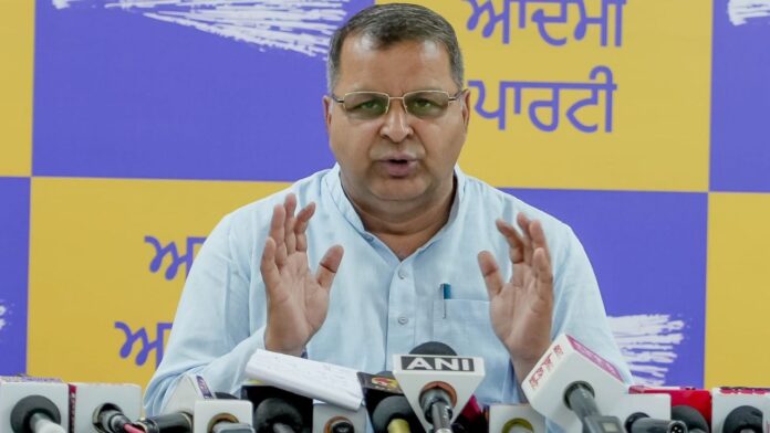 Neel Garg (4) Neel Garg (4)