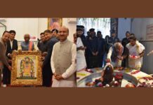 राज्यपाल बंडारू दत्तात्रेय बांके बिहारी मंदिर में पूजा कर लिया आशीर्वाद राज्यपाल के स्वागत में विद्यालय के बच्चों ने शुक्ल ऋग्वेद के स्वागत गीत की दी प्रस्तुति