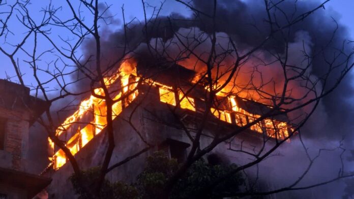 PM-condoles-the-loss-of-lives-in-a-fire-mishap-in-Kolkata-1.jpg