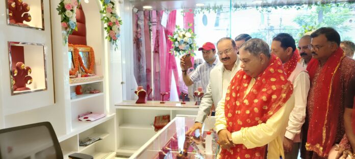 Sat-Sharma-Inaugurates-‘Ganapati-Jewellers-Showroom-in-Talab-Tillo-Jammu-scaled-1.jpeg