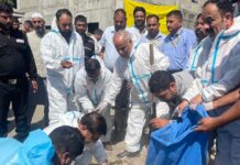 BJP conducts Swachhta Abhiyan, distributes food kits at Anantnag hospital