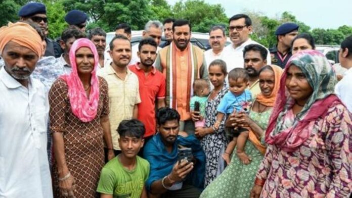 Chief-Minister-Nayab-Singh-Saini-visits-waterlogging-affected-areas-of-Fatehabad-district.jpg