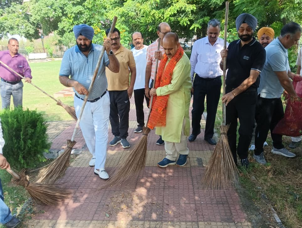 Ved Sharma stresses on ‘Swachhta Abhiyan’ during Sewa Pakhwada at ...