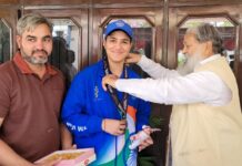 *ऊर्जा मंत्री अनिल विज ने अम्बाला की मुक्केबाज हरनूर कौर को यूथ एशियन गेम्स में रजत पदक जीतने पर बधाई दी*