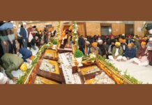 ਮੁੱਖ ਮੰਤਰੀ ਭਗਵੰਤ ਸਿੰਘ ਮਾਨ ਅਤੇ ਅਰਵਿੰਦ ਕੇਜਰੀਵਾਲ ਨੇ ਸਿੱਖ ਸੰਗਤ ਨਾਲ ਸ੍ਰੀਨਗਰ ਵਿਖੇ ਕੀਰਤਨ ਦਰਬਾਰ ਵਿੱਚ ਸ਼ਿਰਕਤ ਕੀਤੀ