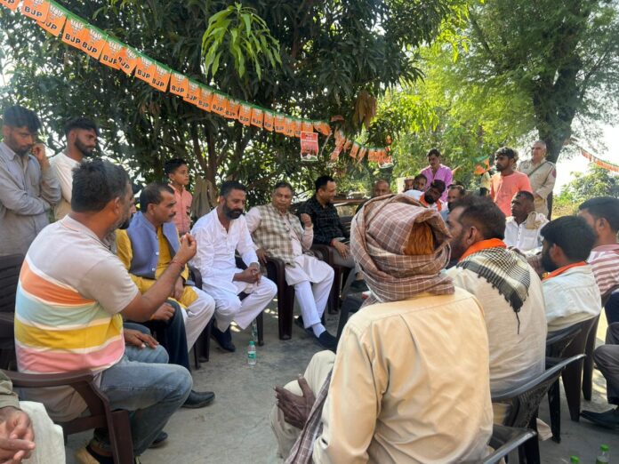 Sat-Sharma-conducts-election-strategy-meetings-in-Nagrota-says-BJP-represents-true-spirit-of-‘Sabka-Sath-Sabka-Vikas1-2.jpg