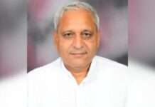 कैबिनेट मंत्री रणबीर गंगवा ने गांव धांसू में गौशालाओं को 84 लाख 41 हज़ार रुपये से अधिक की राशि के चेक वितरित किए